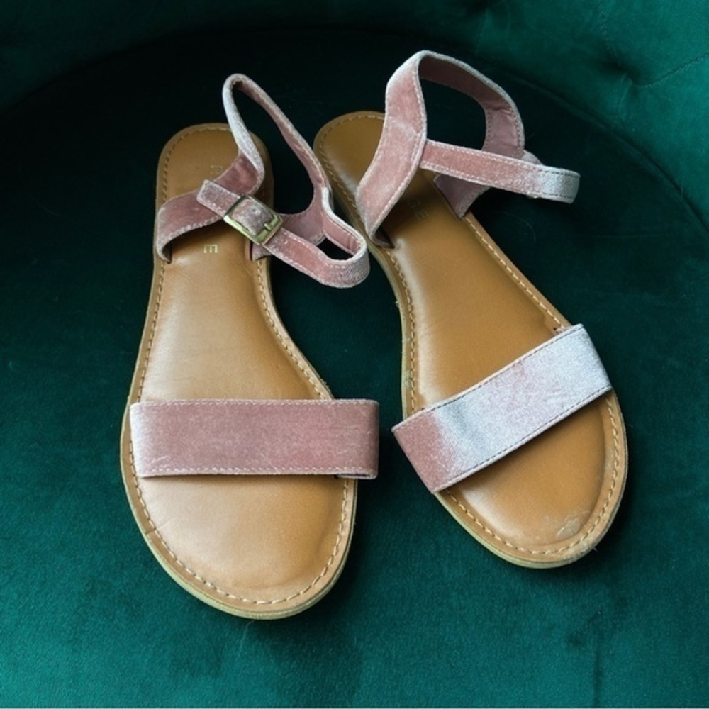 Rampage Velvet Pink Sandals